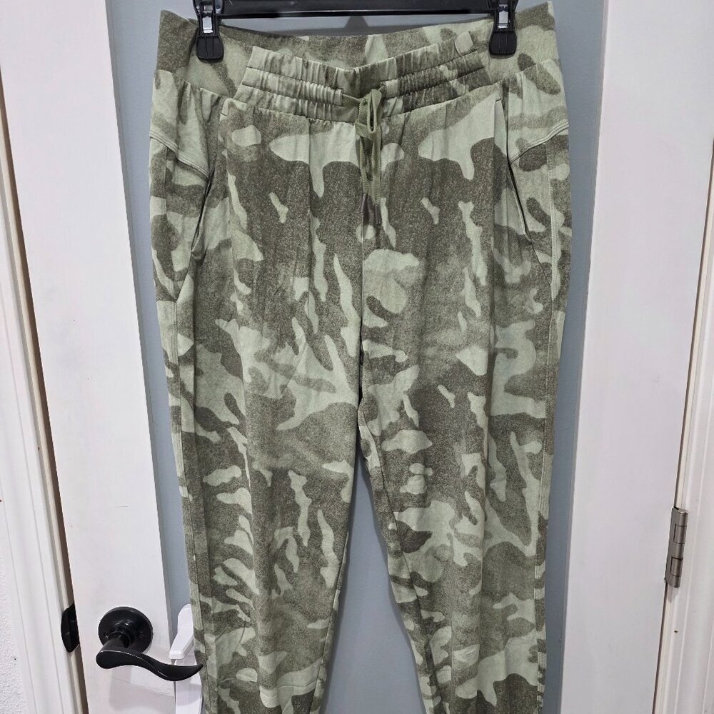 CALIA Green Camo Ultra-Soft Joggers‎ – Size Medium